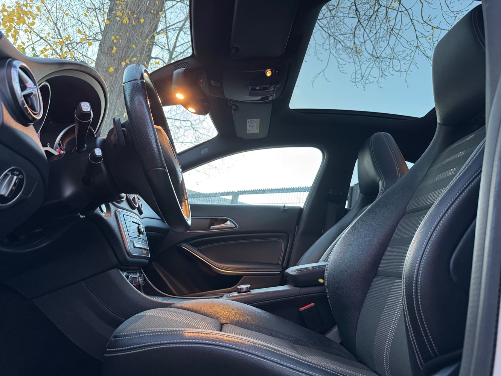 Fahrzeugabbildung Mercedes-Benz CLA 180*PANO*LED*CARPLAY*CAM*NAVI