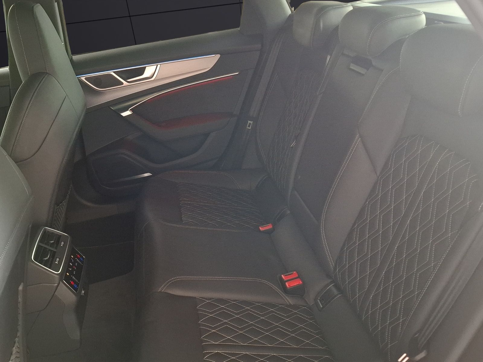 Fahrzeugabbildung Audi S6 Avant TDI quattro Standhzg LED Navi Pano AVC