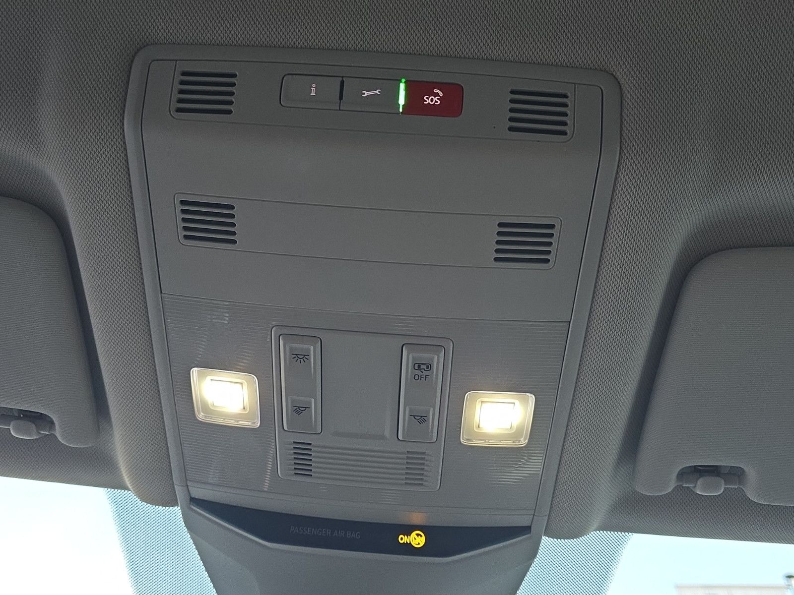 Fahrzeugabbildung Volkswagen T-Roc IQ.DRIVE AUS 1.HAND TOP ZUSTAND