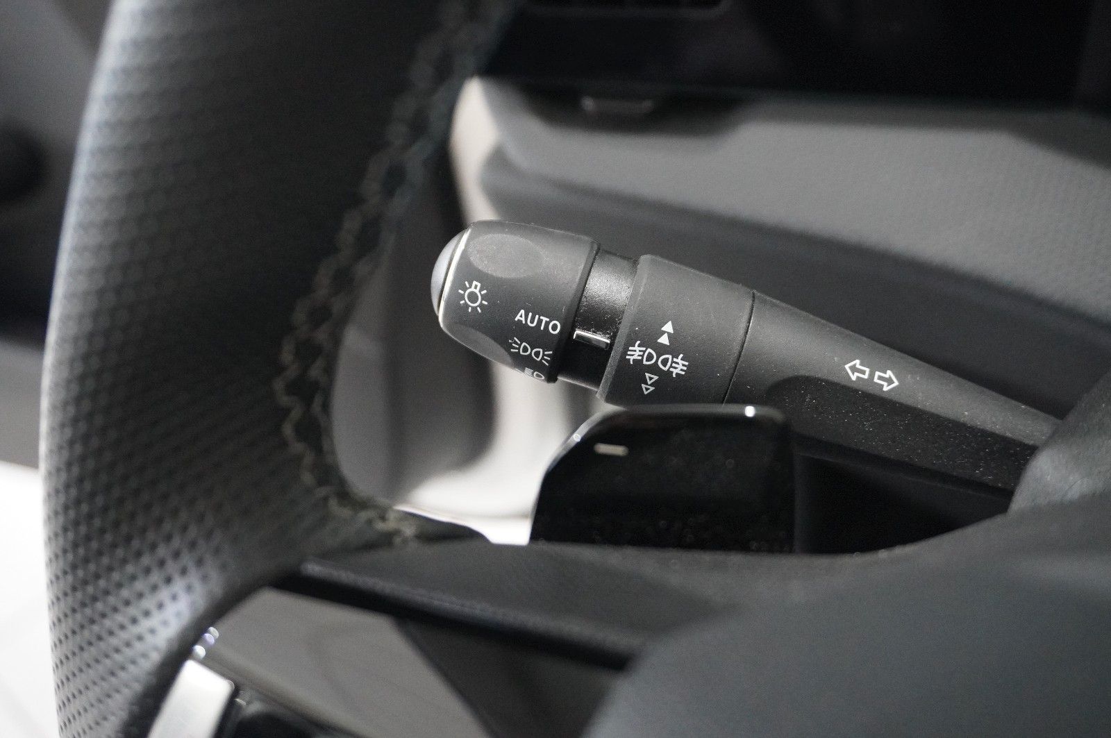 Fahrzeugabbildung Opel Astra L Lim. 1.2T ELEGANCE NAVI/LED/KAMERA/SPORT