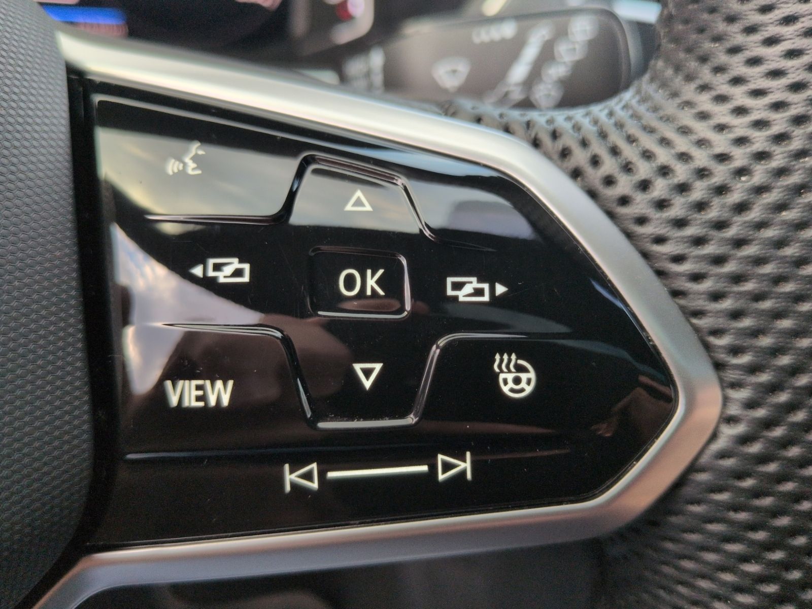Tiguan Allspace 2.0TDI DSG R-Line AHK+PANO+RFK