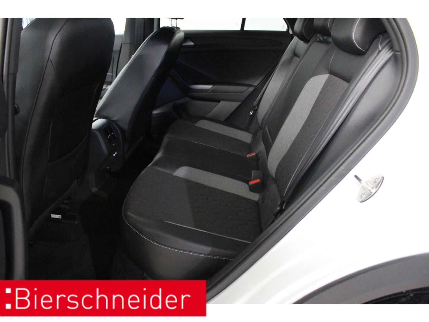 Volkswagen T-Roc - Bild 11