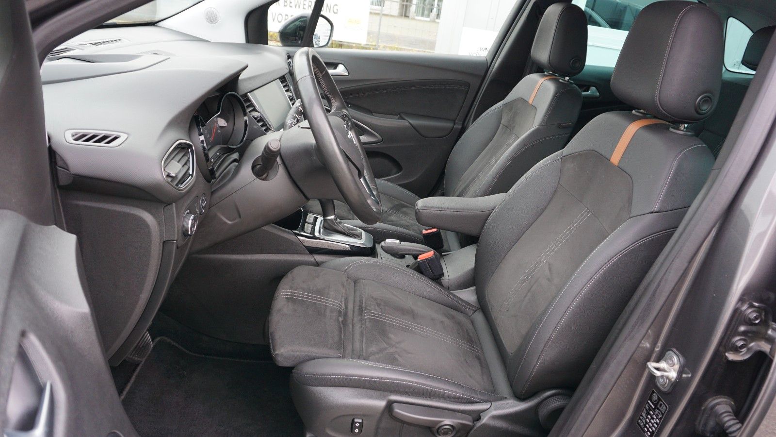 Fahrzeugabbildung Opel Crossland (X) Ultimate, Head Up, Navi, Leder