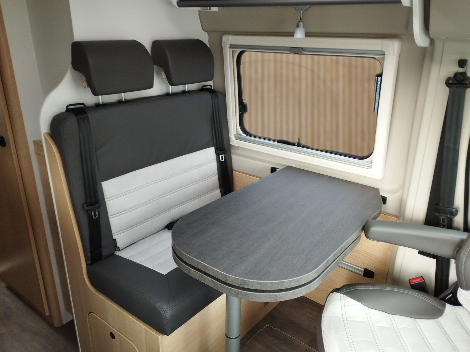 Fahrzeugabbildung Sunlight Adventure Cliff 640 Automatik, Dörr Edition, LTE