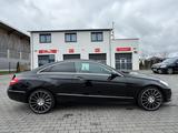 Mercedes-Benz E 350 Coupé E 350 CGI AVANTGARDE/VOLLAUSSTATTUNG - Mercedes-Benz mit Benzin-Antrieb: Ambiente-Beleuchtung, mit Klimaautomatik