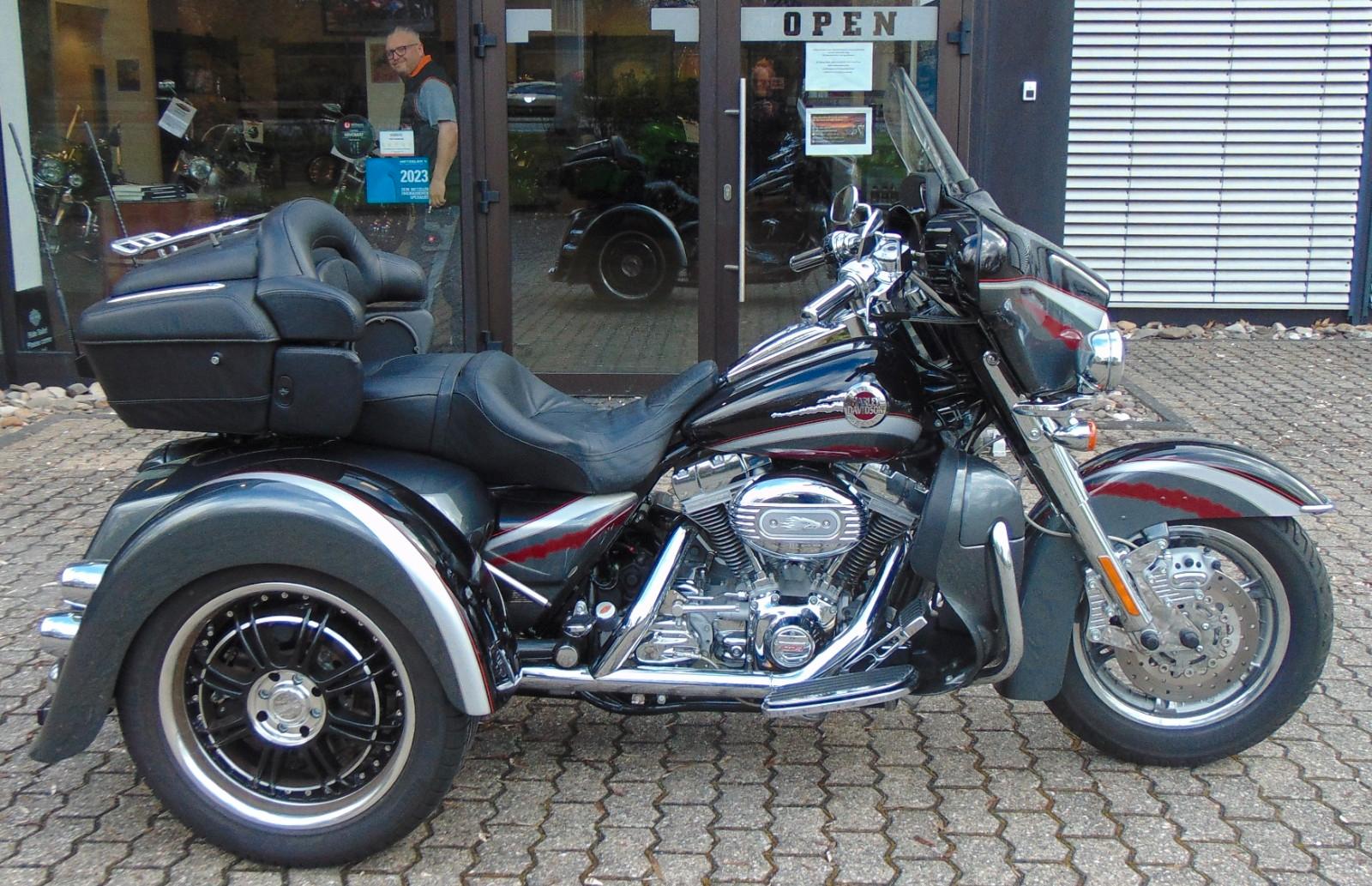 Harley-Davidson CVO FLHTCUSE  Electra Glide EML Trike