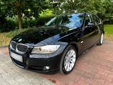 BMW 330d xDrive -Automatik-Leder-Xenon-Schiebedach - BMW 330 aus 2011: 330d