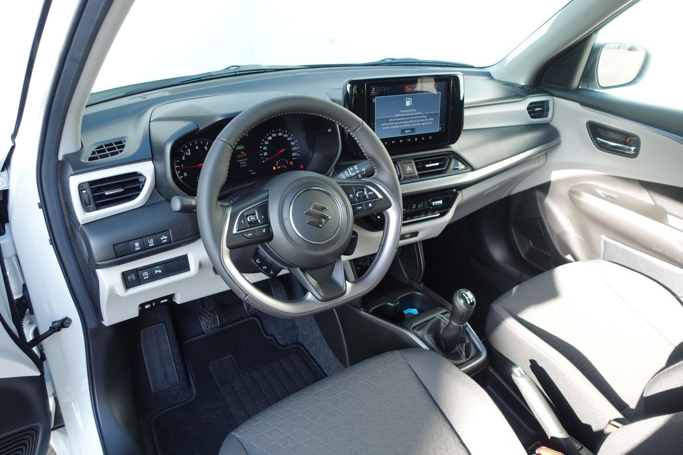 Fahrzeugabbildung Suzuki Swift Comfort+ 1.2 MildHybrid ,Navi,Kamera,Sitzh