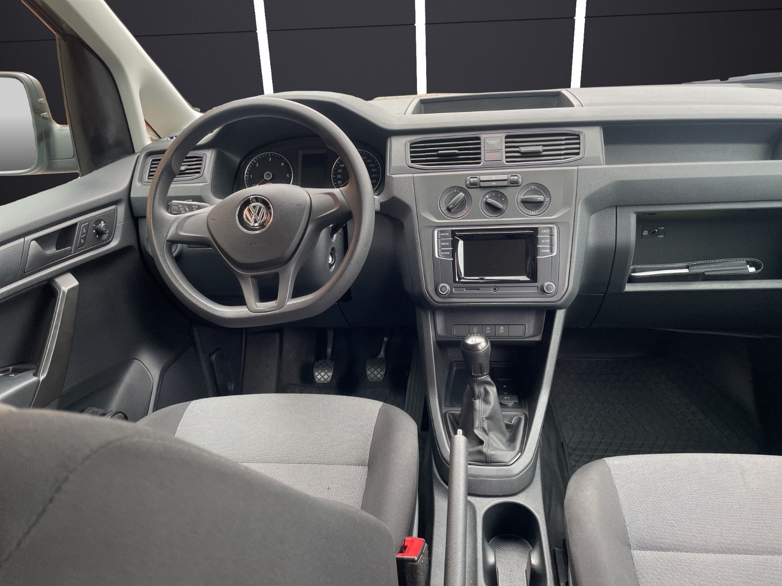 Fahrzeugabbildung Volkswagen Caddy EcoProfi BMT Shzg*Nebel*DAB+*7-Sitzer
