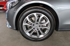 Fahrzeugabbildung Mercedes-Benz C 220 d T-Modell 9-G Automatik + LED + AHK