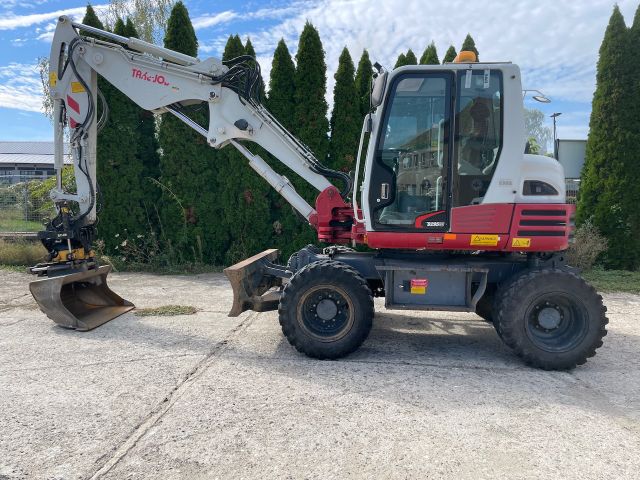 Takeuchi TB295W + ENGCON + 3x buckets + central greas.