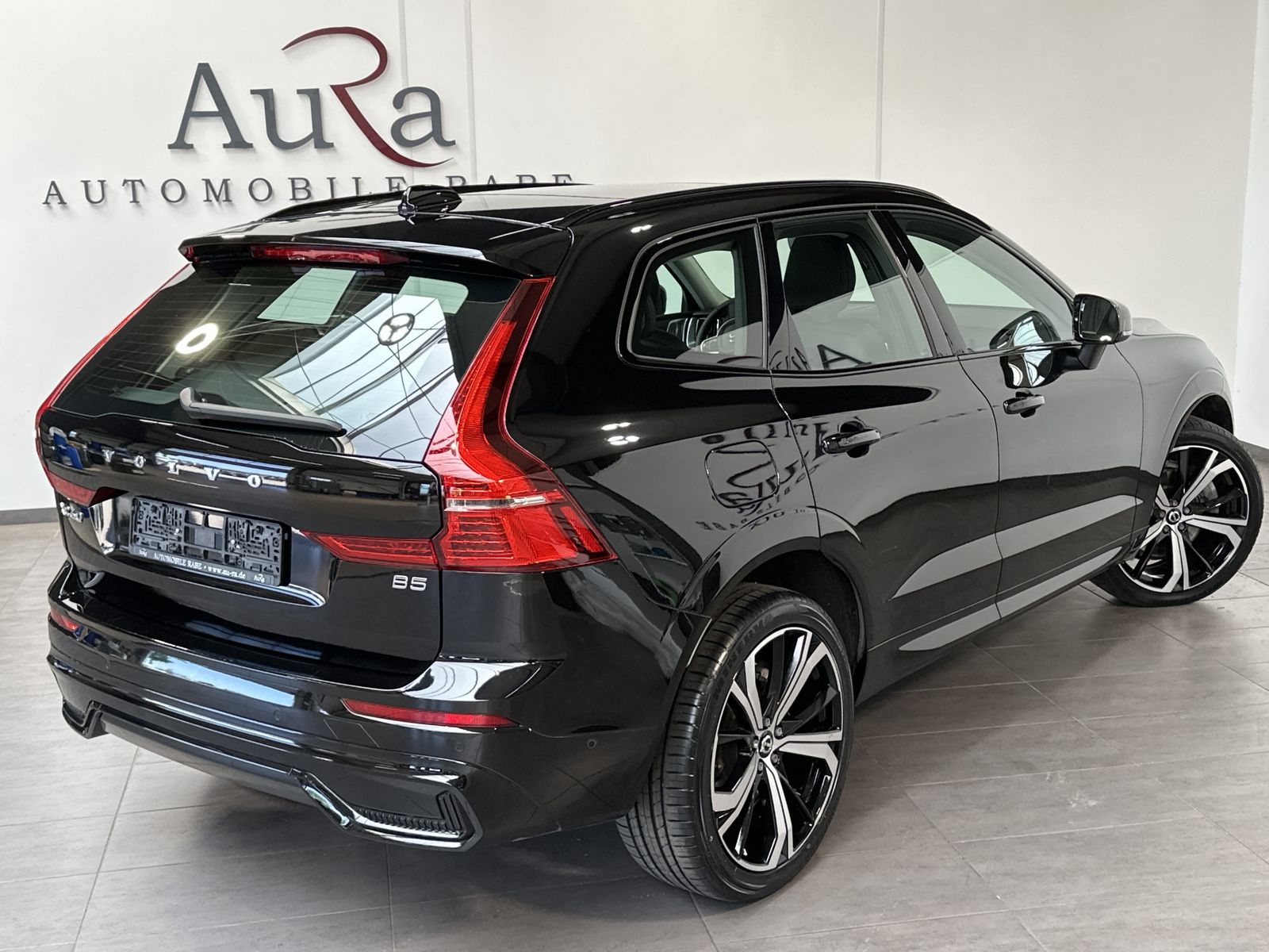Fahrzeugabbildung Volvo XC60 B5 AWD Ultimate Dark NAV+LED+ACC+360°+PANO