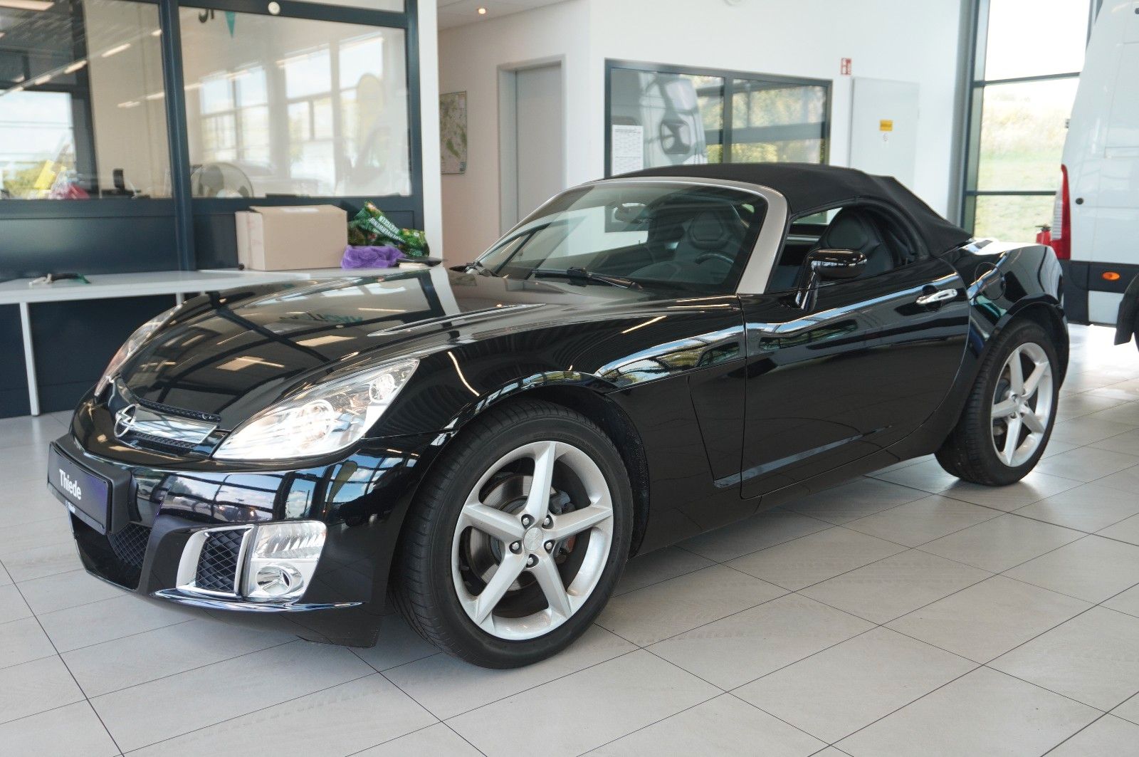 Fahrzeugabbildung Opel GT 2.0T ROADSTER SPORT LEDER/TEMP./KLIMA/1.Hand