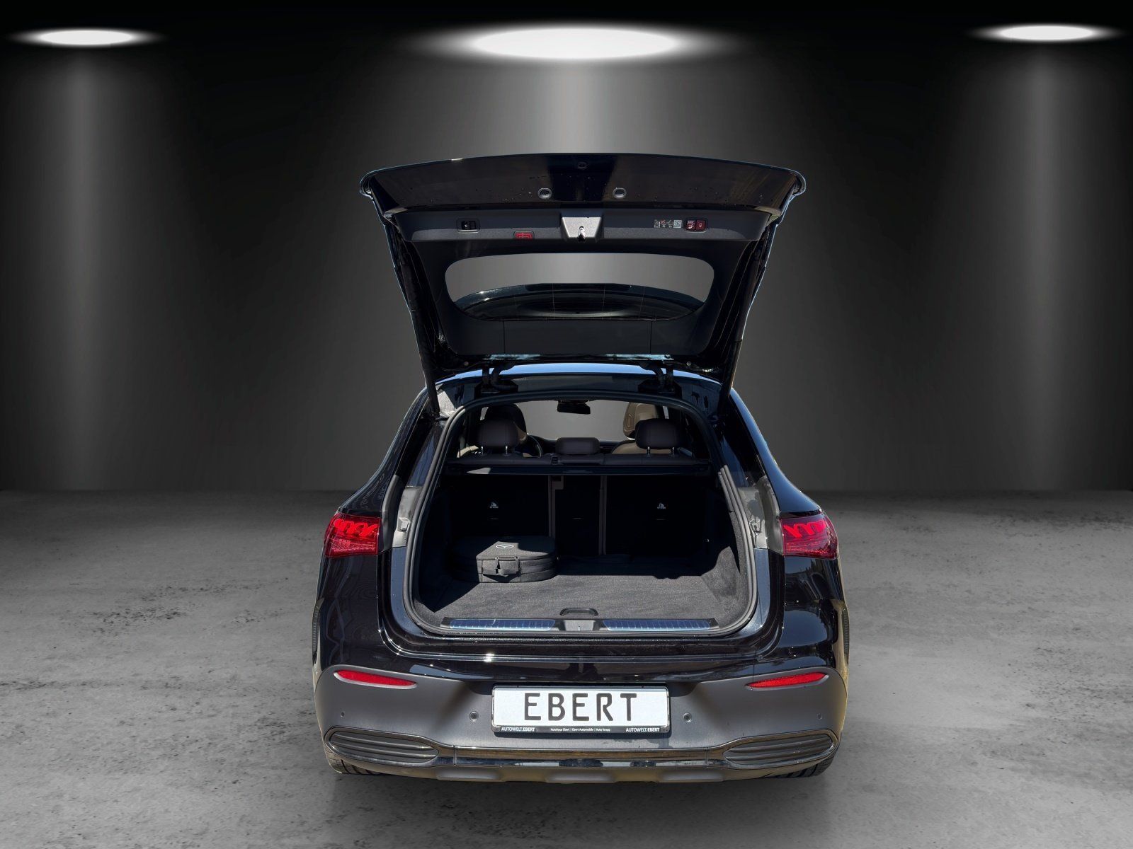 Fahrzeugabbildung Mercedes-Benz EQE500 SUV AMG Prem+ AIRMATIC Masage AHK 22kw TV