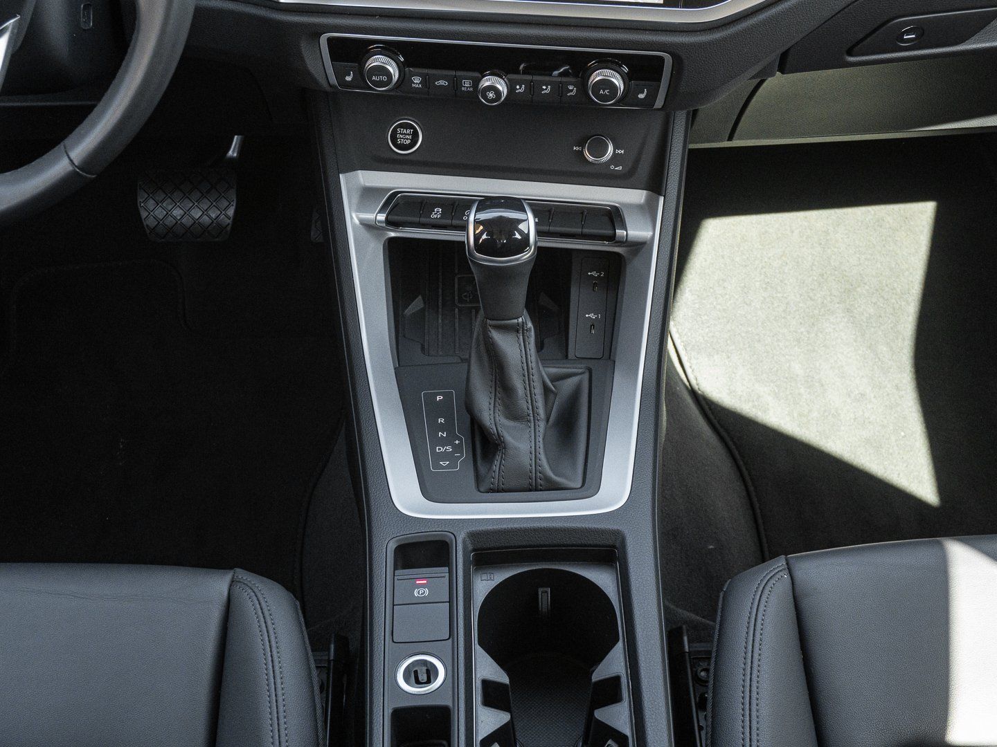 Audi Q3 SUV advanced 40 TFSI quattro S tronic Pano Vi foto 15