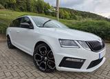 Skoda Octavia 2.0 TDI DSG 4x4 RS60 Combi Std. Hzg PANO