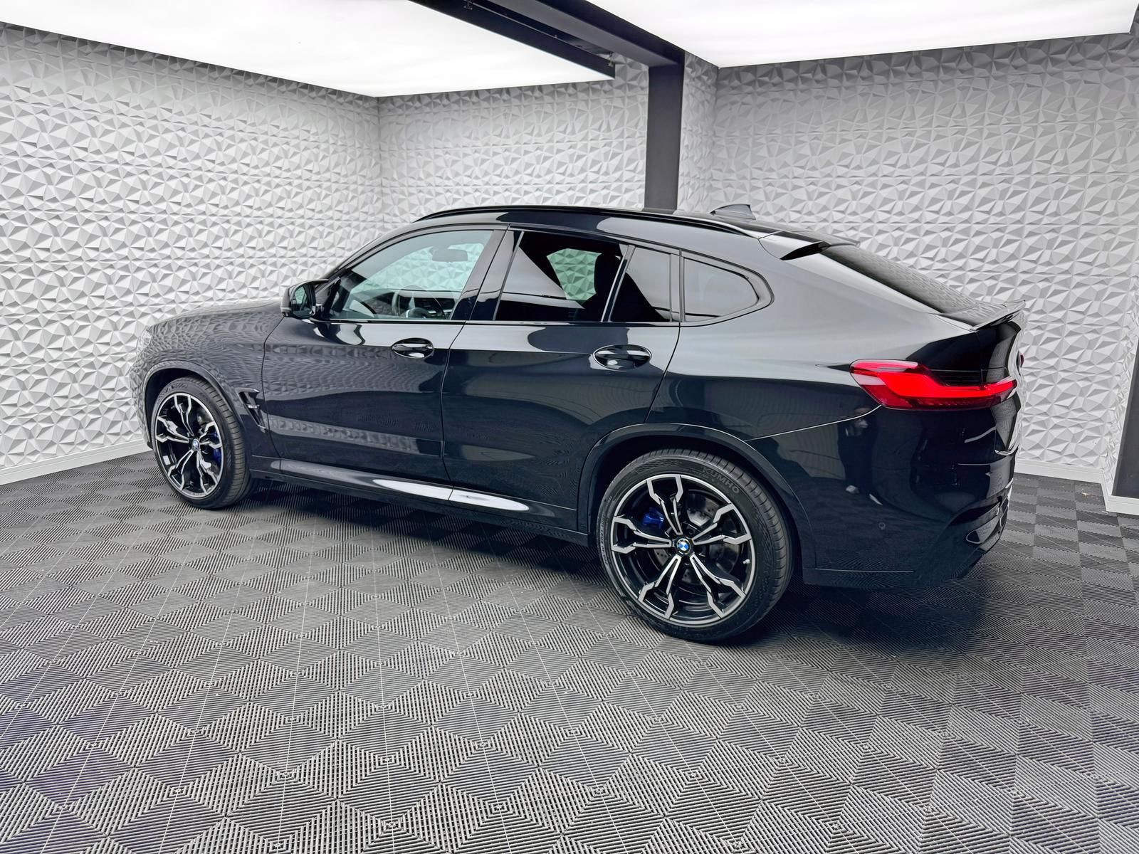 Fahrzeugabbildung BMW COMPETITION/KLAPPEN-AGA/H&K/ACC/AHK/HUD/KEYL/21"