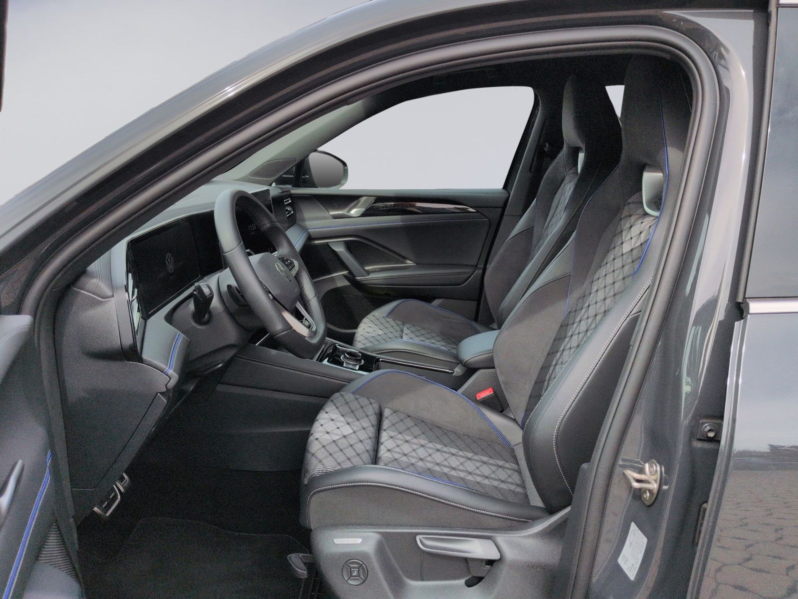 Tiguan 1.5 eTSI R Line DSG AHK+RFK+NAVI+