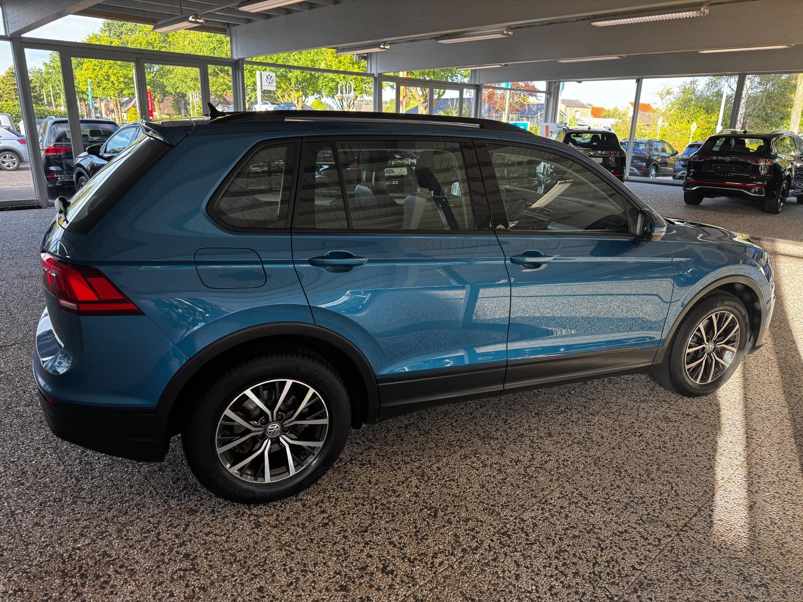 Volkswagen Tiguan 1.4 TSI Navi LED 3-Zonen-Klima RFK