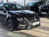 Skoda Octavia Combi 2.0 TDI RS 4x4   "ACC Park-Paket" - Behindertengerechte Skoda Octavia