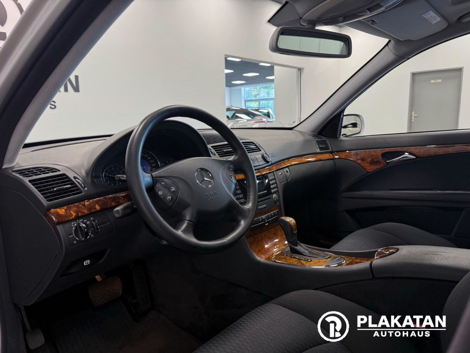 Fahrzeugabbildung Mercedes-Benz E 240 ELEGANCE, TÜV Neu, 2 Hand