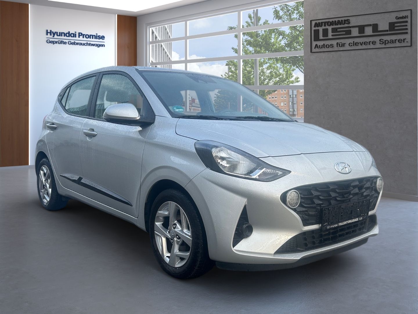 Fahrzeugabbildung Hyundai i10 Trend Navi Apple CarPlay Android Auto Klimaa