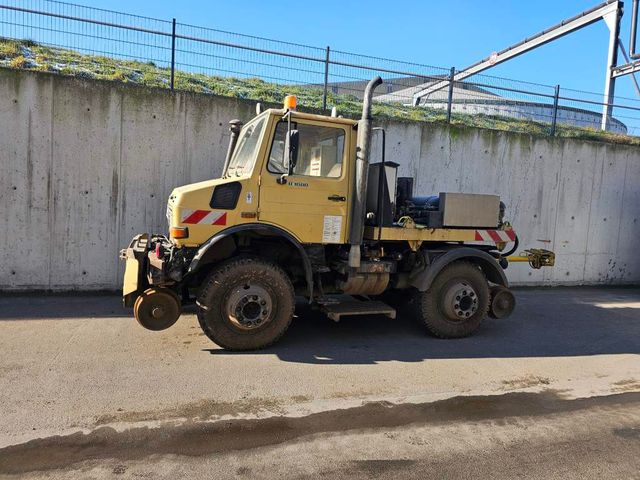 Unimog U 1600 Zweis-Wege-Fahrzeug, neues Getriebe