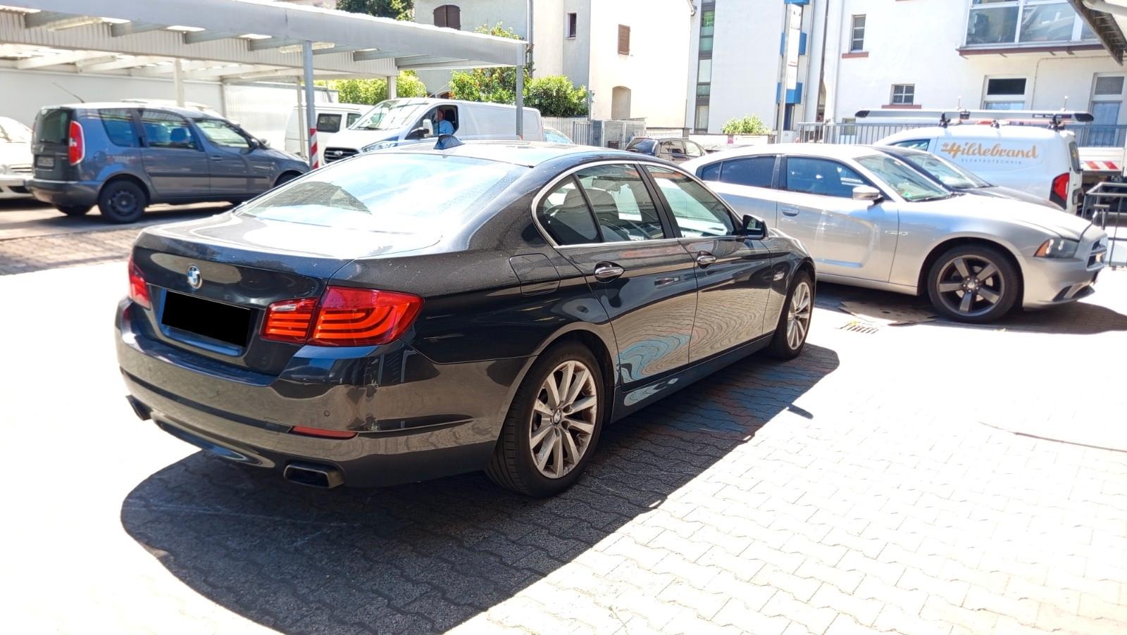 BMW 550 i xDrive Limousine NAVI*SCHIEBEDACH*STANDHZG
