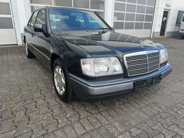 Mercedes-Benz E 220 Limousine Automatik