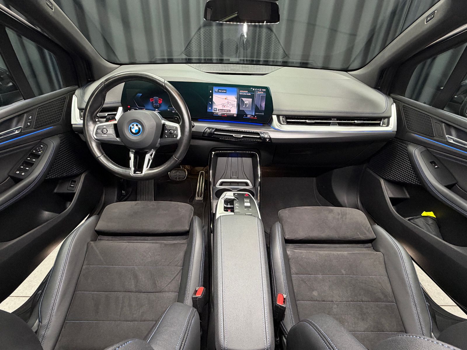 Fahrzeugabbildung BMW 225e Active Tourer xDrive MSport|HIFI|AHK|WIDES