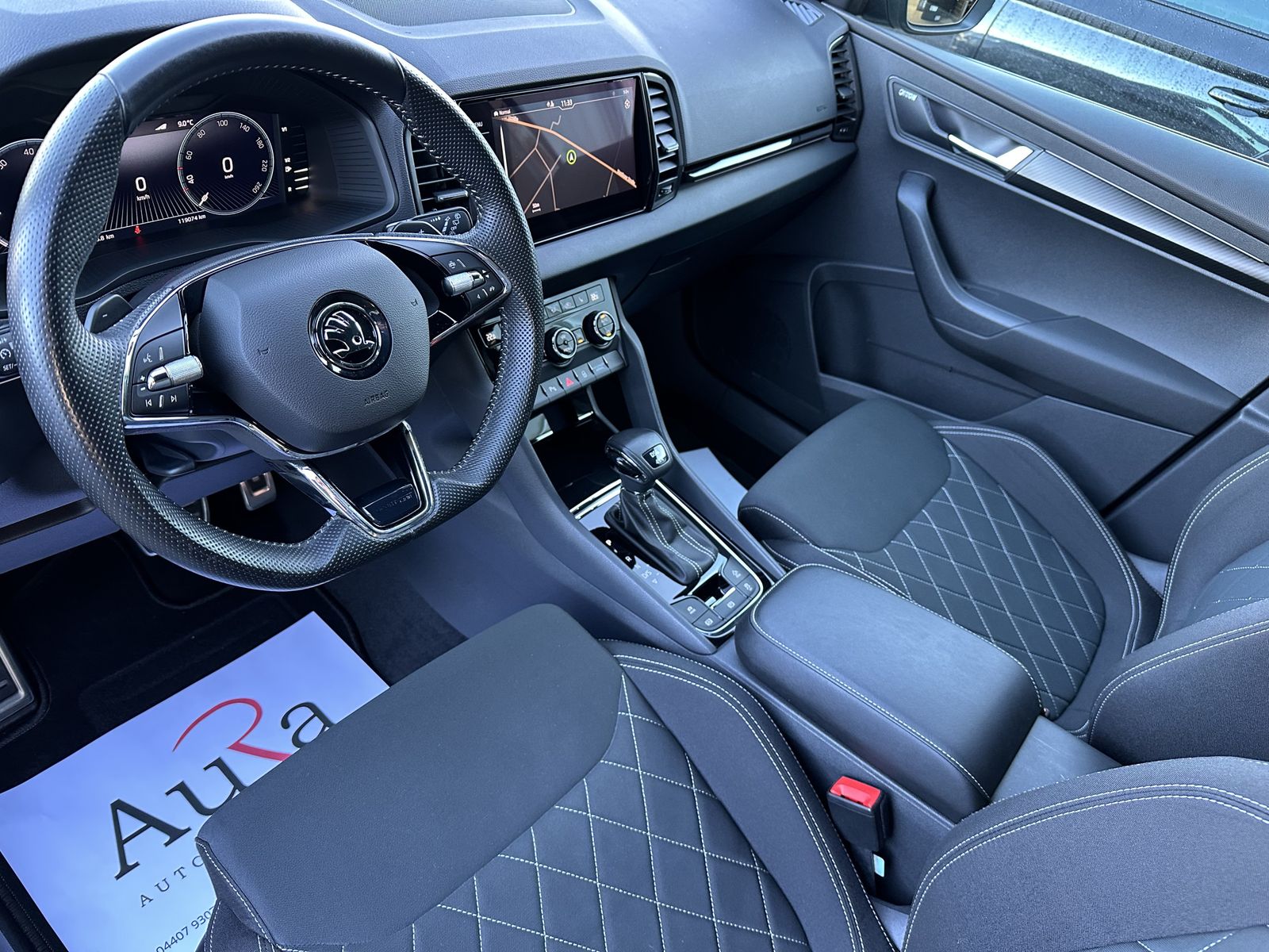 Fahrzeugabbildung SKODA Karoq 2.0 TDI DSG Sportline 4x4 NAV+LED+KAM+19ZO