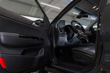 Bild 12 Kia Sportage 1,6 T-GDi Black Ed. 4WD AHK Navi Leder