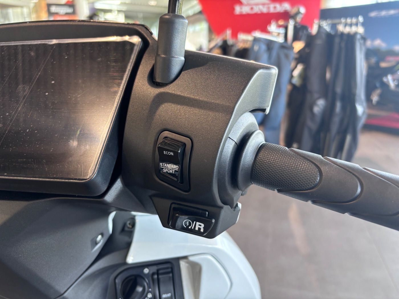 Fahrzeugabbildung Honda CUV e Connected Elektroroller
