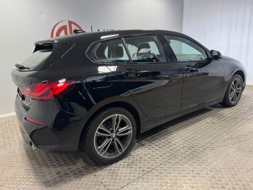 Fahrzeugverkauf 8 BMW 118 d Sport Line AT LED Shadow Line Navi