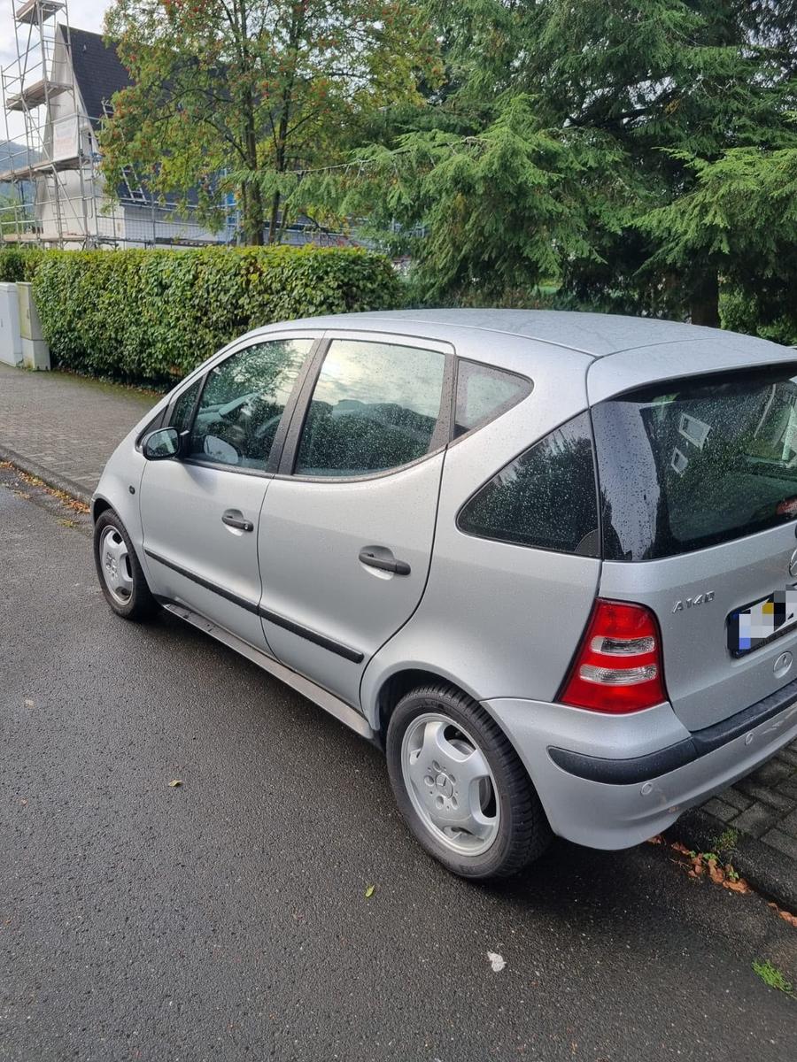 Mercedes-Benz A140 2004 — interior