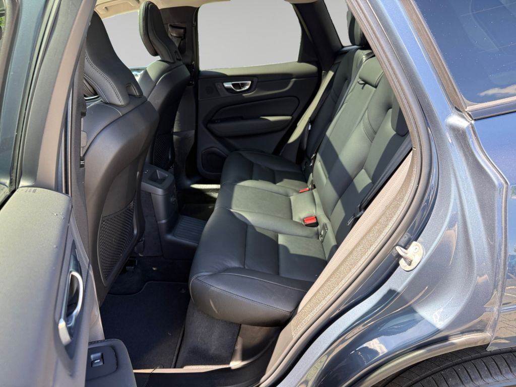 VOLVO XC60 T6 AWD Plug-in Hybrid Plus Dark 360° VOLVO XC60 T6 AWD Plug-in Hybrid Plus Dark 360°