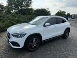 Mercedes-Benz GLA 220d 4MATIC/Progressive/LED/Leder/Head-Up - Mercedes-Benz GLA 220 in Köln
