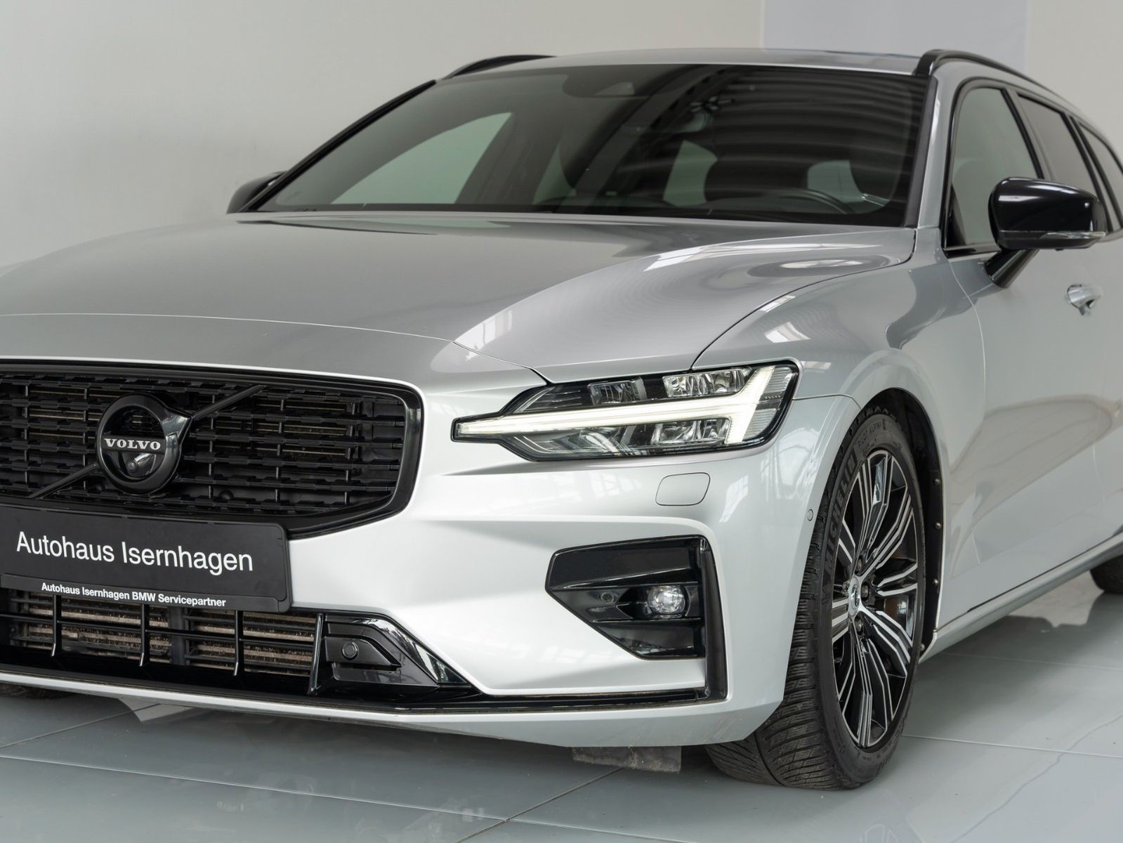 Fahrzeugabbildung Volvo V60 Kombi R Design AWD 360°ACC H&K Panorama Voll