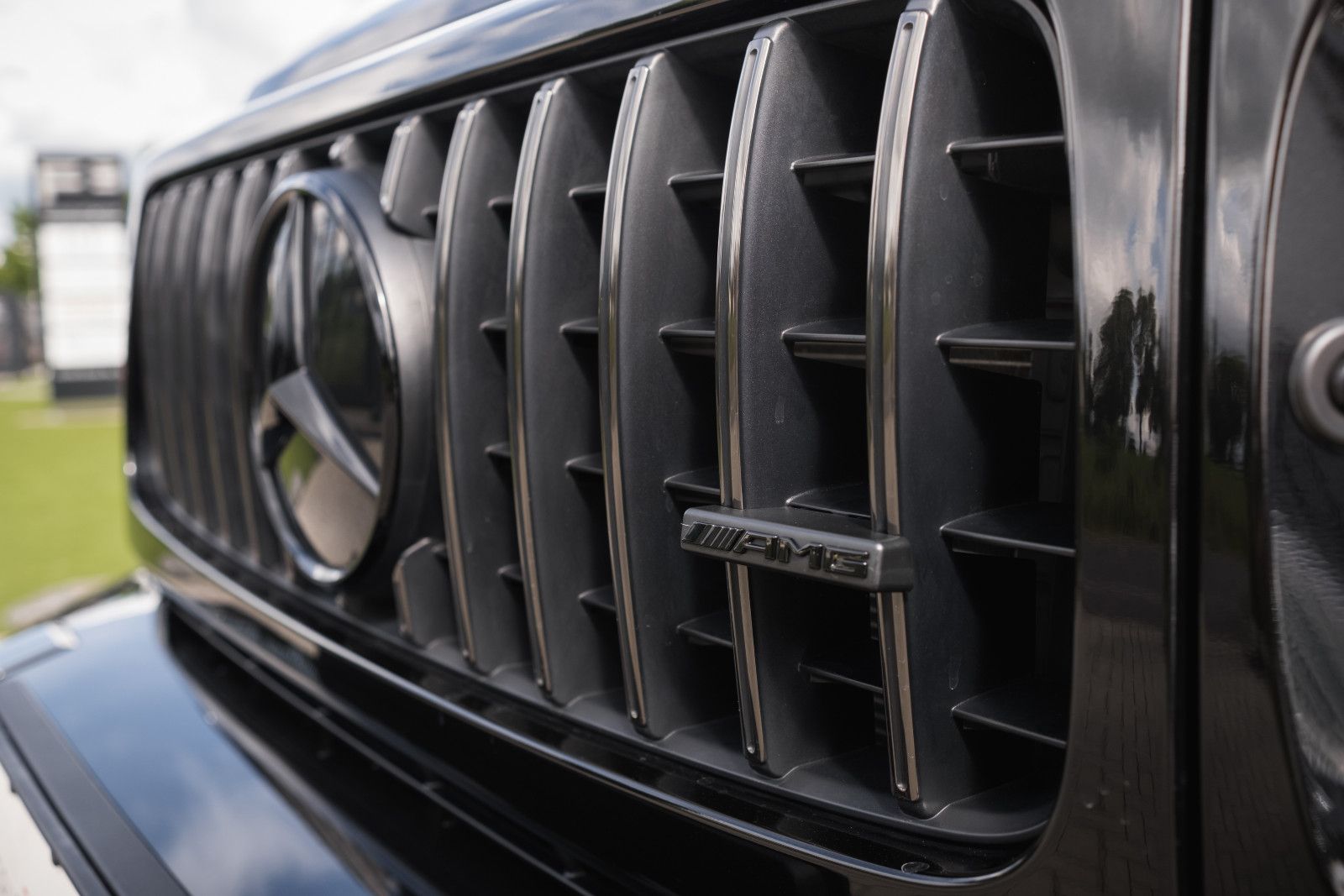 Fahrzeugabbildung Mercedes-Benz G 63 AMG-Perform.Paket-Superior-NightP.-Carbon
