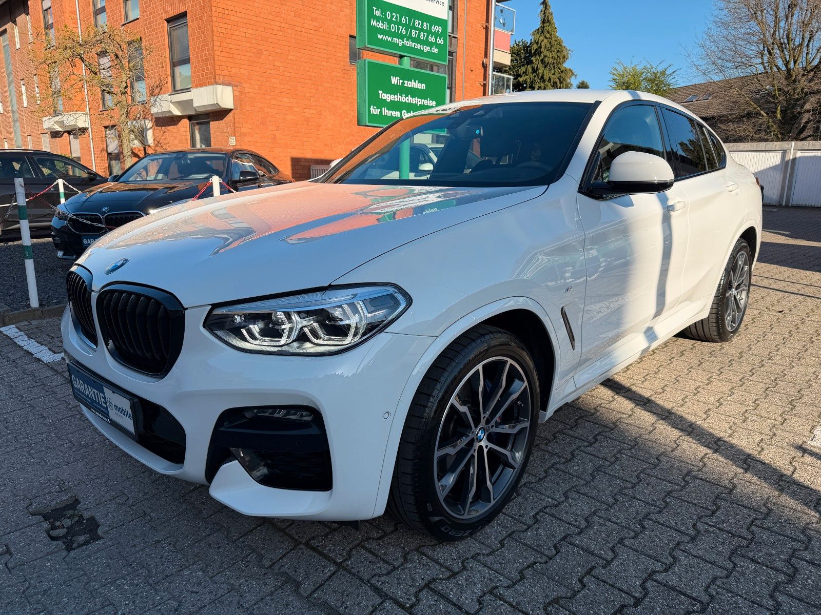 Fahrzeugabbildung BMW X4 xDrive 30 d M SPORT AHK NAVI LEDER 20 ZL. HUD