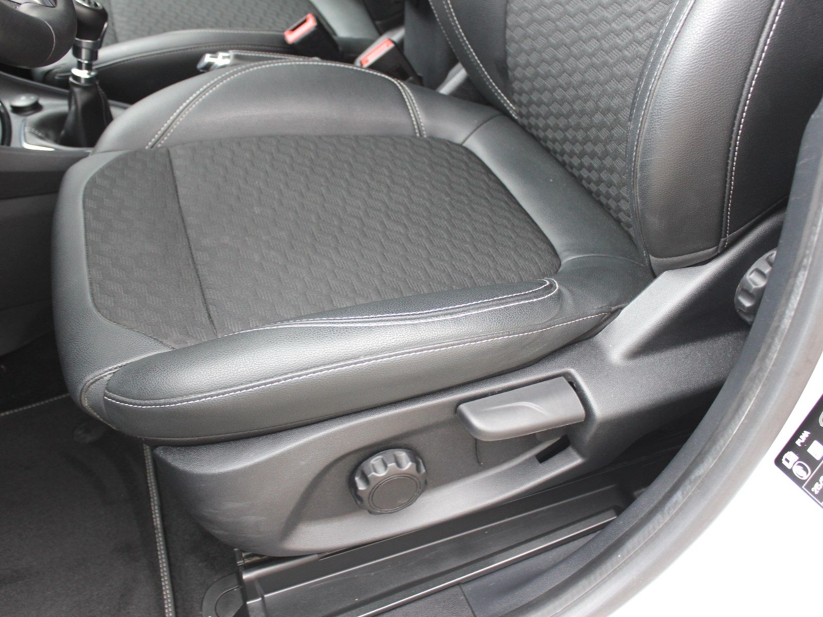 Fahrzeugabbildung Ford Puma Titanium X 1,0 EcoBoost Mild Hybrid