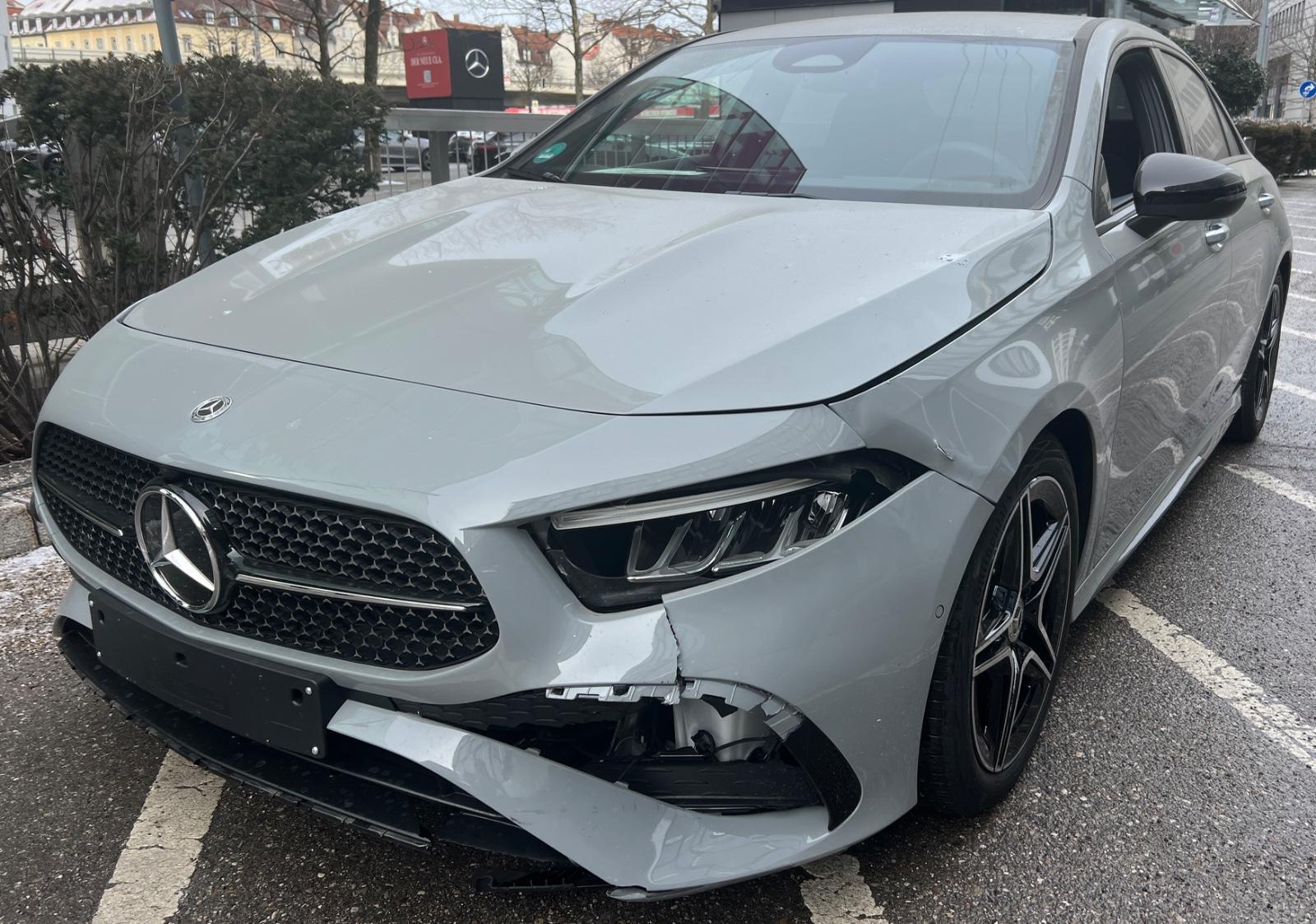 Mercedes-Benz A 200/NUR 587 KM/ AMG STYLE/ KAM./ STANDH/ AHK/