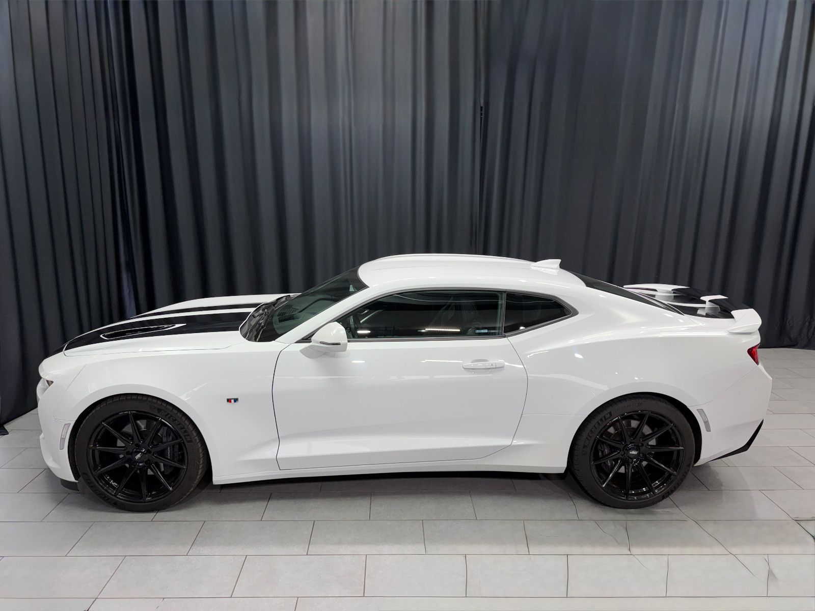 Fahrzeugabbildung Chevrolet Camaro Coupé V8|SCHALTER|RECARO|DEUTSCHES FZG|