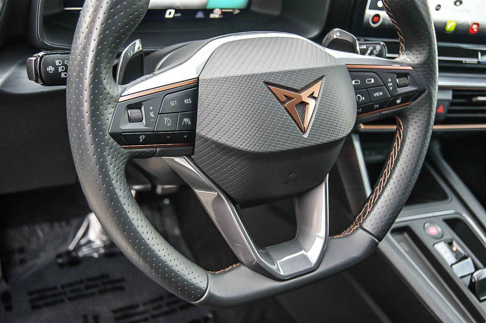 Fahrzeugabbildung CUPRA Leon Sportstourer e-HYBRID VIRTUAL ACC XL 1HAND