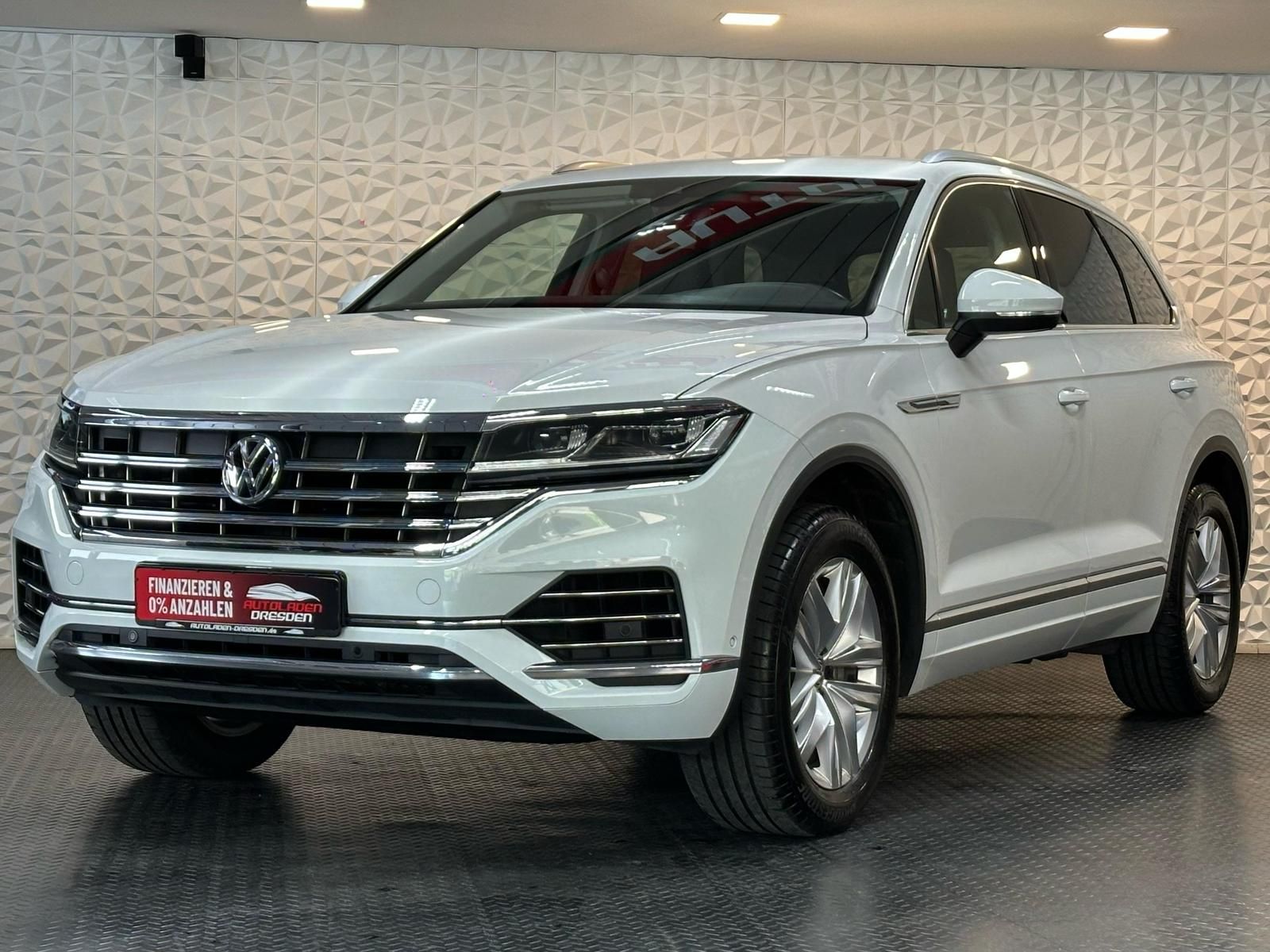 VW Touareg 3.0TDI ELEGANCE 4MOTION LED#AHK#KEYLE#SH - Image 4