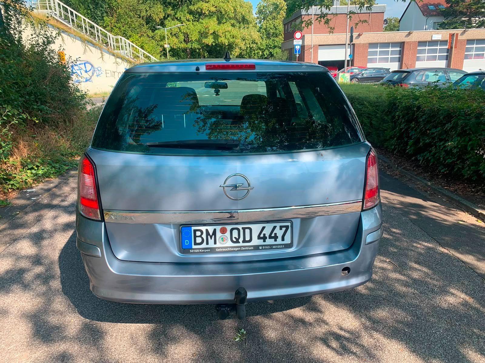 Opel Astra 2010 — photo 6