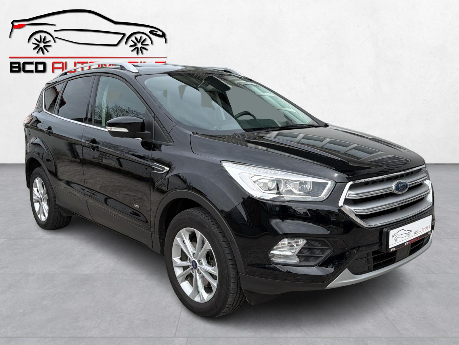 Ford Kuga Titanium*AHK*NAVI*SCHIEBEDACH*ALLRAD*AUTOM*