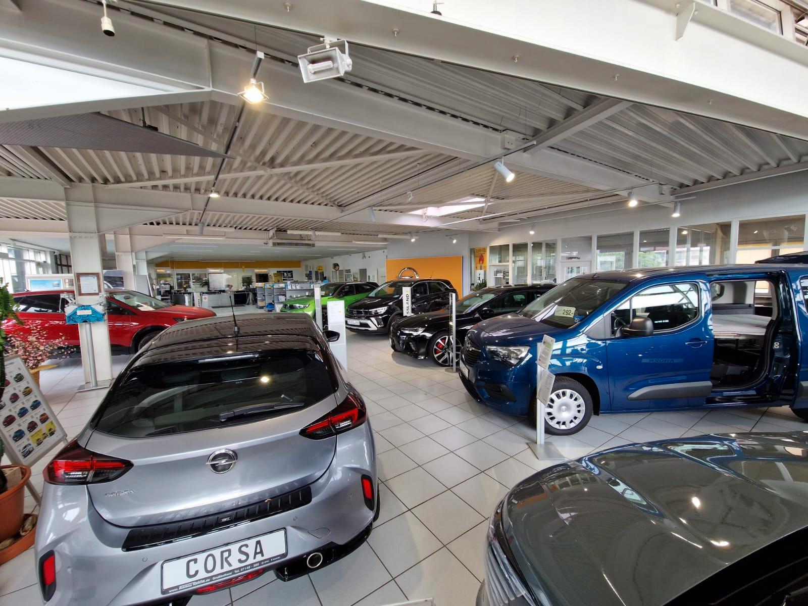 showroom-image-bottom