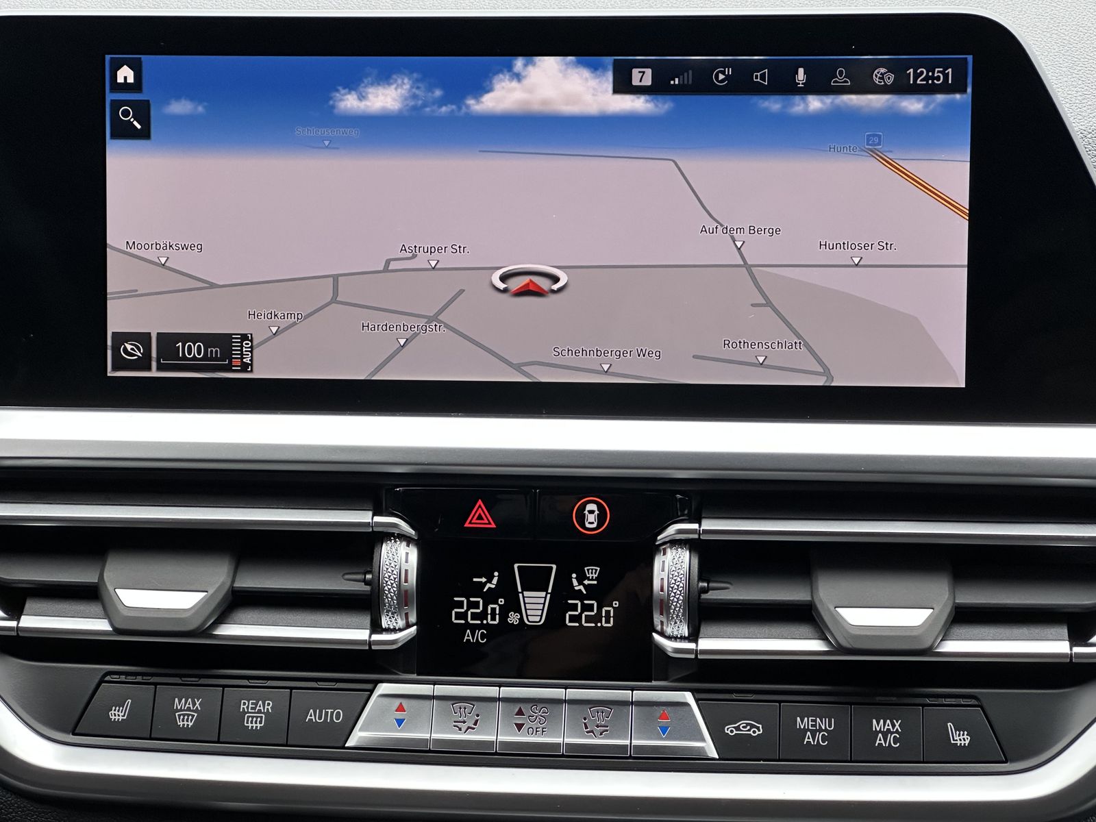 Fahrzeugabbildung BMW 320d Touring Sport-Line NAV+LED+ACC+HIFI+17ZO+LC