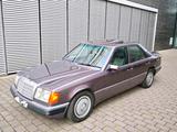 Mercedes-Benz Mercedes Benz W124 250d Diesel Limousine - Mercedes-Benz 250: W124